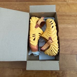 SALEHEBEMBURY UNISEX CROCS